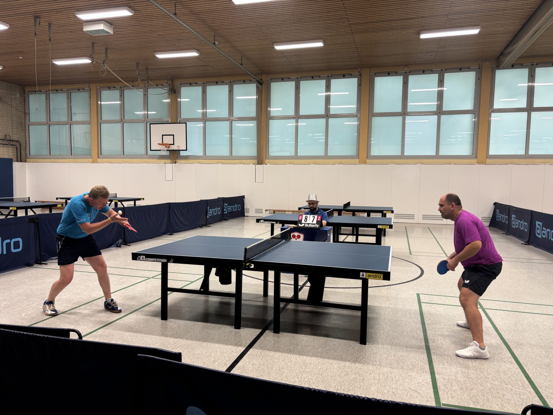 Funker vs. Ronny - packendes Finale bei den Vereinsmeisterschaften von Borussia Spandau am 04.07.2026, Schiedsrichter Ibo; Quelle: Thomas Jahn